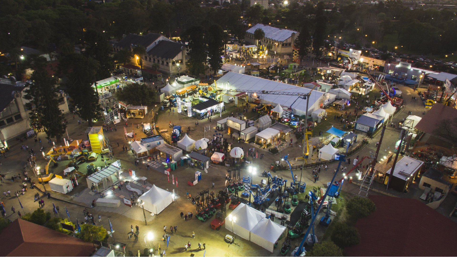 INSECOL en la Feria de la Construcción Uruguay 2025: Iluminando el Futuro de la Región 5